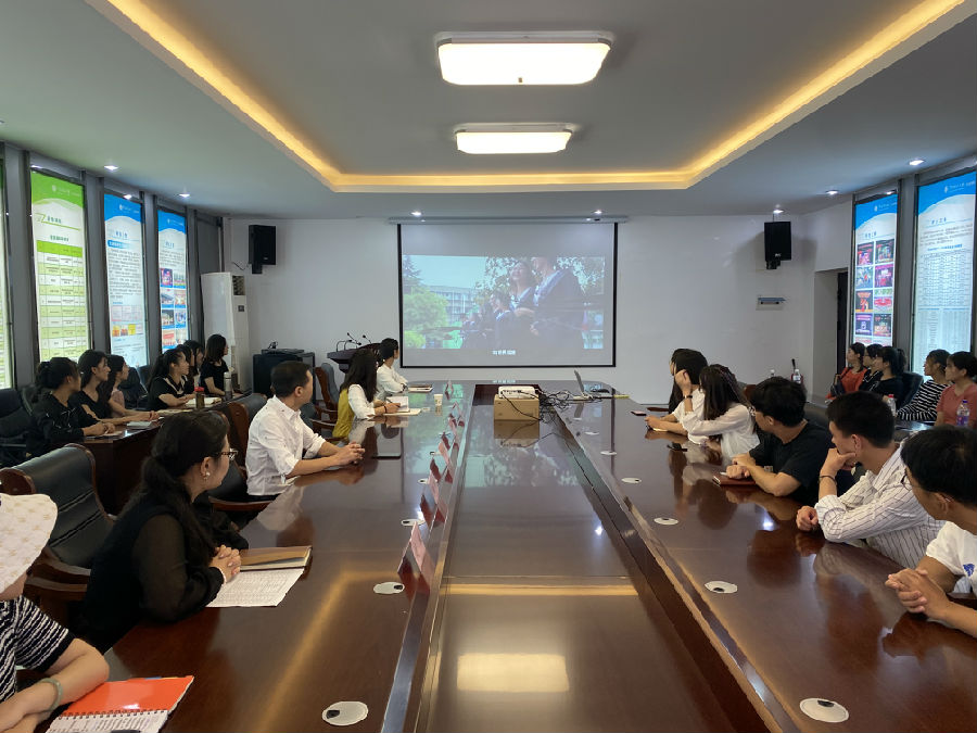新生见面会2.png